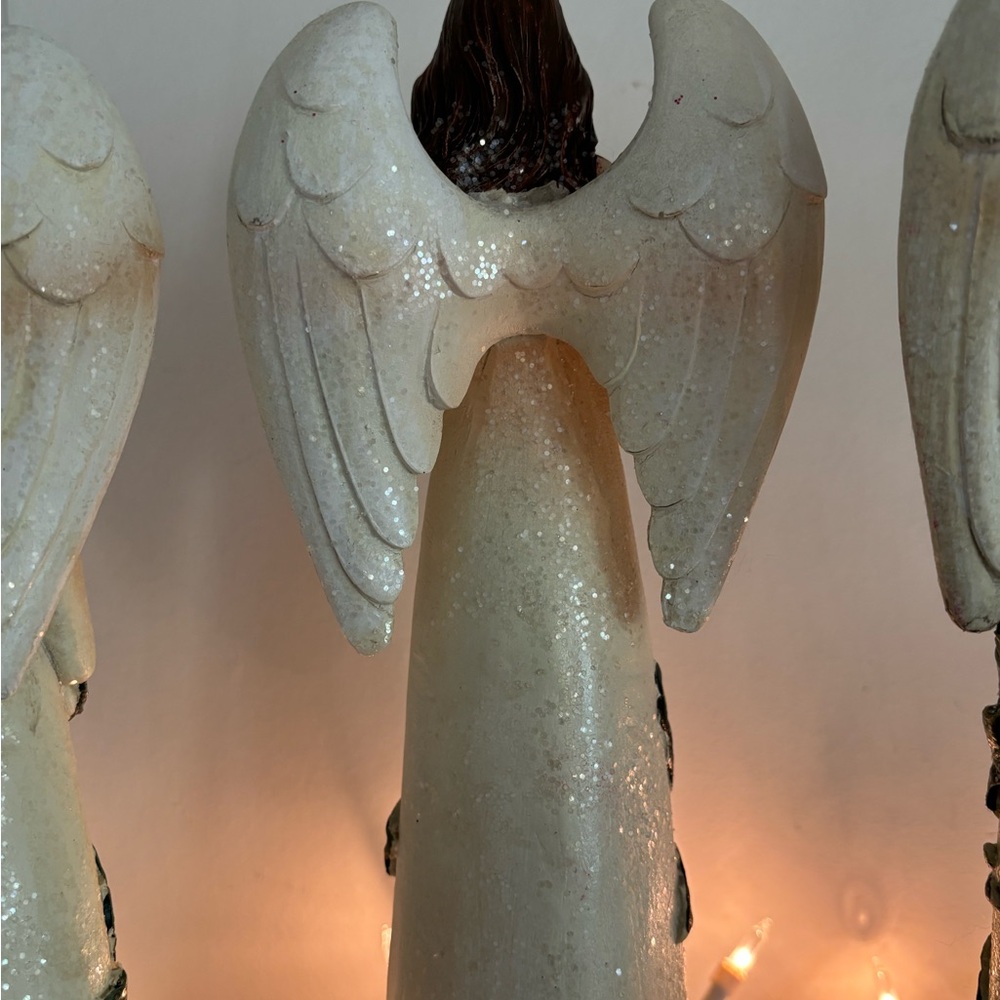 LOT of 3 Cream Angel Figurines with Holly Details - Picture 9 of 14
